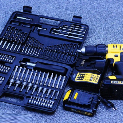 MÁY KHOAN, VẶN VÍT DÙNG PIN 18V 13MM 300W DEWALT DCD776C2A-B1- HÀNG CHÍNH HÃNG