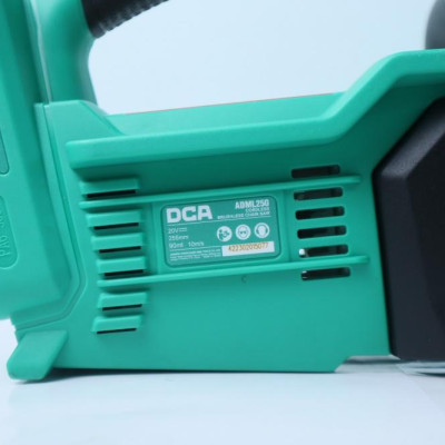 MÁY CƯA XÍCH KHÔNG CHỔI THAN DÙNG PIN 20V/4AH DCA ADML250DM - HÀNG CHÍNH HÃNG