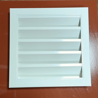 Tấm chắn gió louver 350x350 kèm lưới chắn côn trùng lắp thông gió ngoài trời tránh hắt mưa