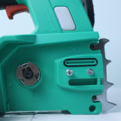 MÁY CƯA XÍCH KHÔNG CHỔI THAN DÙNG PIN 20V/4AH DCA ADML250DM - HÀNG CHÍNH HÃNG