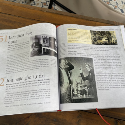 (Bìa cứng in màu toàn bộ) LƯỢC SỬ VỀ CÁC NGUYÊN TỐ – Tom Jackson – Vũ Hương dịch -Á Châu Books – NXB Lao Động