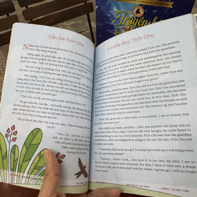 (Bộ 2 tập - Song ngữ Việt - Anh, Tặng kèm file nghe) TRUYỆN KỂ CHO BÉ TRƯỚC GIỜ ĐI NGỦ – Nhiều tác giả - Thuý Loan dịch - Hà Giang books - NXB Văn Học