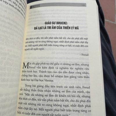 BỘ 9 CUỐN “KHAI SÁNG CUỘC ĐỜI - LỜI KHUYÊN TỪ 9 TRIẾT GIA VĨ ĐẠI”- Bizbooks