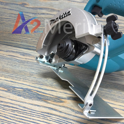 Máy cắt gạch/đá D110-125-1400W Makita (xiên 45độ)