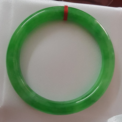 Vòng tay đá cẩm thạch tự nhiên Lý Vân A Sịn 53mm x cọng 8,2mm Màu Xanh Lý tươi bóng mượt đẹp Nữ 52kg - 58kg đeo mệnh Mộc mệnh Hỏa mệnh Thủy ạ