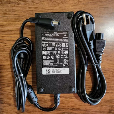 Sạc dành cho laptop Dell Precision 7550 7560 hàng nhập khẩu.