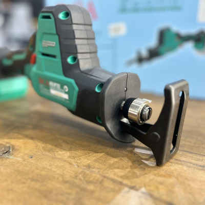 MÁY CƯA KIẾM KHÔNG CHỔI THAN DÙNG PIN 20V/4AH DCA ADJF22DM - HÀNG CHÍNH HÃNG