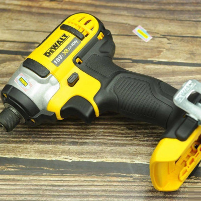 MÁY VẶN VÍT PIN CẦM TAY 18V DEWALT DCF885D2- HÀNG CHÍNH HÃNG