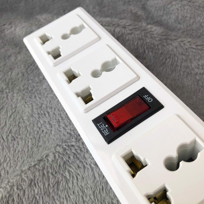 Ổ cắm Điện Quang ĐQ 003A-04 (6 lỗ 3 chấu dây 5 mét)
