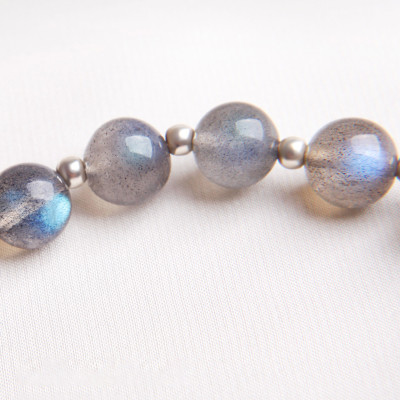 Vòng tay đá xà cừ phối charm hoa bạc mệnh thủy, kim - Ngọc Quý Gemstones