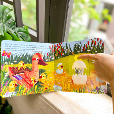 Sách Chuyển Động - First Stories - Vịt Con Xấu Xí - The Ugly Duckling - Bìa Cứng