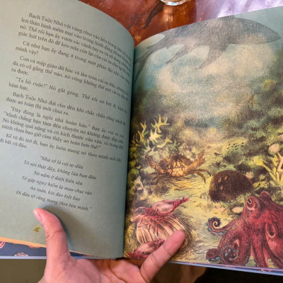 (Bìa cứng, In màu) Thiên Nhiên Diệu Kỳ: TRUYỆN KỂ TỪ ĐẠI DƯƠNG - Chae Strathie, Erin Brown - Ngọc Anh dịch - Đinh Tị