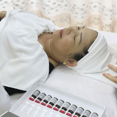  Hộp 10 lọ Tế bào gốc Dna Cá Hồi Larian hỗ trợ làm mờ thâm nám, làm sáng và đồng đèu màu da