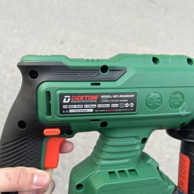COMBO Máy khoan bê tông pin 21V Dekton M21-RH2603CP KÈM PIN M21-B6A8C VÀ SẠC M21-S25A TẶNG 1 PIN M21-B3000 - KM_T8 -HÀNG CHÍNH HÃNG