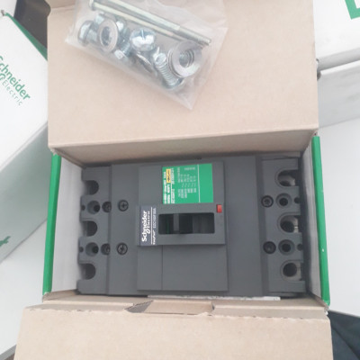 Cầu dao EZC100N3025 Schneider MCCB 3P 25A 15kA 415V