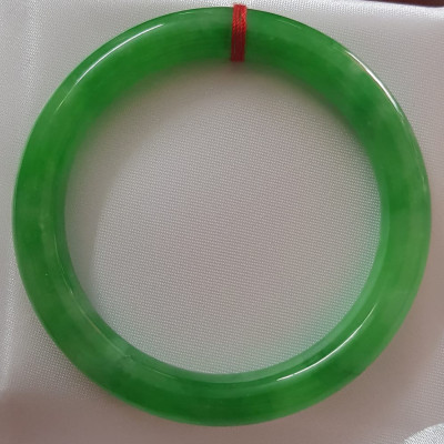 Vòng tay đá cẩm thạch tự nhiên Lý Vân A Sịn 53mm x cọng 8,2mm Màu Xanh Lý tươi bóng mượt đẹp Nữ 52kg - 58kg đeo mệnh Mộc mệnh Hỏa mệnh Thủy ạ