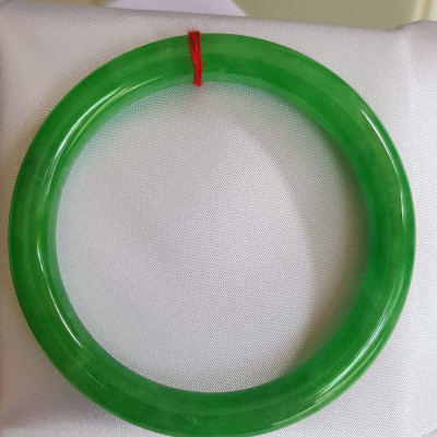 Vòng tay đá cẩm thạch tự nhiên Ngọc Đậu Lý A 54mm x cọng 8mm Màu Xanh Lý Đậu nhẹ tươi bóng mượt đẹp Nữ 53kg - 60kg đeo mệnh Mộc mệnh Hỏa mệnh Thủy ạ