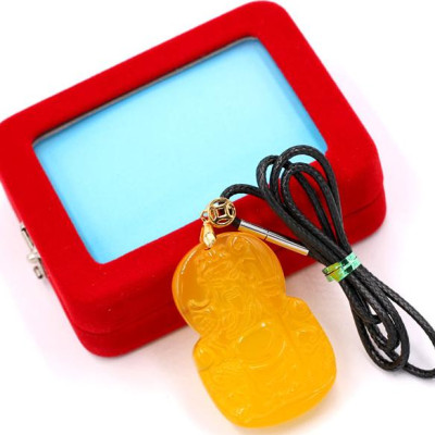 Dây chuyền mặt tượng Quan Công - mã não vàng ( 2.8cm x 4.8cm ) DEQCMNV1 - kèm hộp nhung