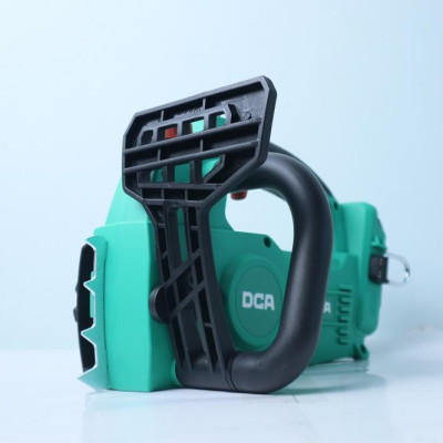 MÁY CƯA XÍCH KHÔNG CHỔI THAN DÙNG PIN 20V/4AH DCA ADML250DM - HÀNG CHÍNH HÃNG