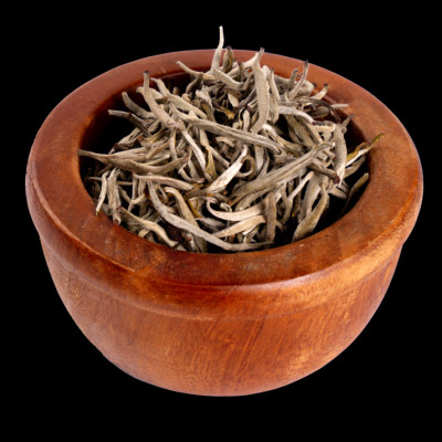 Trà Xanh Shan Tuyết Cổ Thụ Ướp Thảo Dược Thơm VHERBS Hộp 90G