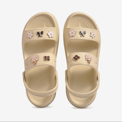 Sandal Biti