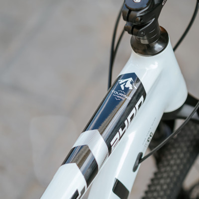 Xe đạp thể thao CALLI 2400 Khung nhôm không mối hàn