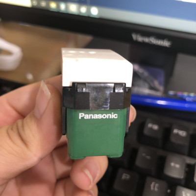 Công tắc 2 chiều Panasonic WEV5002SW dòng Wide - Hàng chính hãng