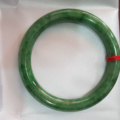 Vòng Cẩm Thạch tự nhiên mới Đậu Lý Sao Sao 56mm x cọng 9mm cao cấp sịn đẹp Vòng tay màu xanh đậu lý bông đậm đều bóng mượt đẹp Nữ 54kg - 64kg đeo rất đẹp sang tay món quà tặng Mẹ , người thân ý nghĩa ạ