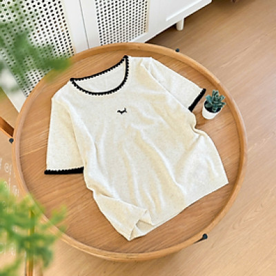 Áo len cổ tròn viền cổ nữ tính thêu hình chú chó trước Puppy Miều Est.2013