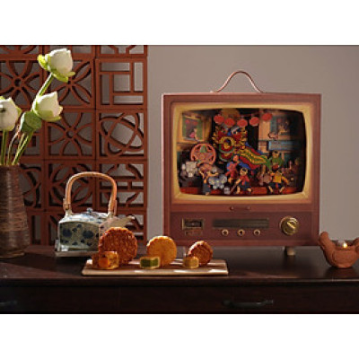 Hộp Quà Trung Thu IKACHI "Truyền Hình Trở về miền ký ức xanh" - Set 4 bánh, có nút phát nhạc, nến + đế nến