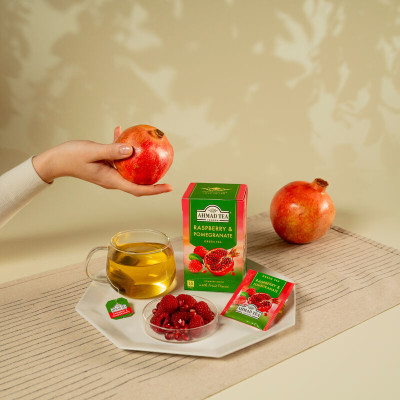 TRÀ XANH AHMAD ANH QUỐC - LỰU & MÂM XÔI (40g) - Raspberry & Pomegranate - Sự kết hợp hoàn hảo