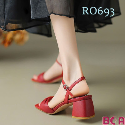 Cao Gót Công Sở Hở Mũi 4 Phân RO693 ROSATA Tại BCASHOP Thiết Kế Nơ Ngang Duyên Dáng Và Thanh Lịch