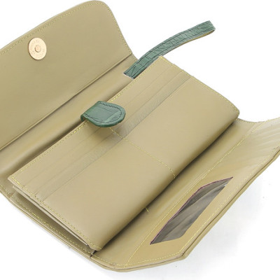 Ví nữ da cá sấu Huy Hoàng 3 gấp nguyên con màu xanh rêu HT3228