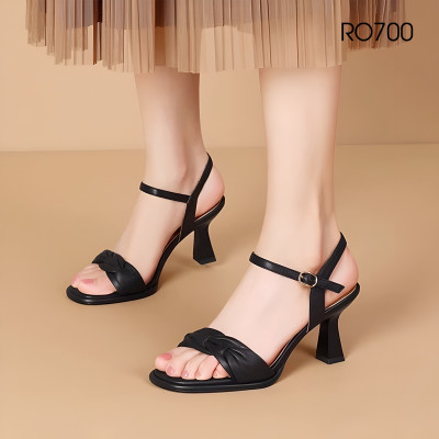 Sandal nữ quai ngang ROSATA RO700 -6p- Đen, Be - BKSTORE