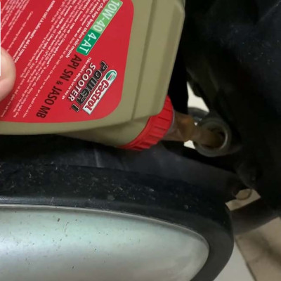 Dầu nhớt xe tay ga Castrol Power 1 Scooter 1 Lít