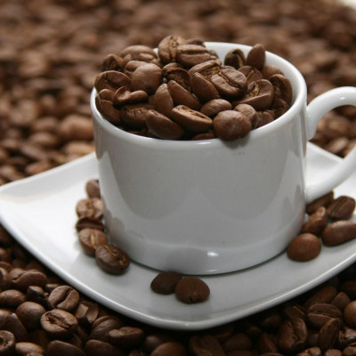 Cà Phê Hạt Robusta Việt Nam – Pha Máy – Gói 500Gr ( Nguyên Hạt) Hương Vị Cân Bằng Mùi Thơm Nhẹ, Vị Êm Thương Hiệu Rovina Coffee