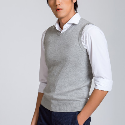 Áo len gile Aligro màu ghi sáng ALENGL010