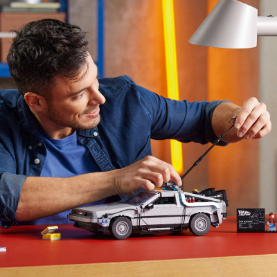 LEGO ADULTS 10300 Xe DeLorean Back to The Future (1872 chi tiết)
