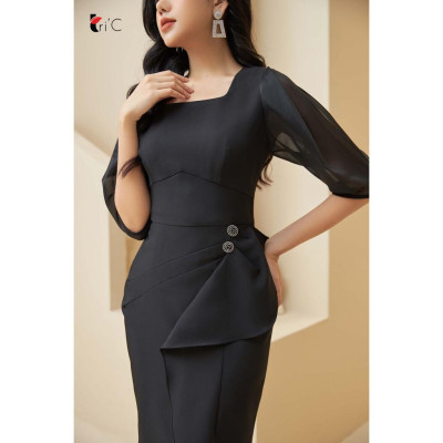 Đầm ôm bèo lệch đính cúc ngọc cổ vuông Tri