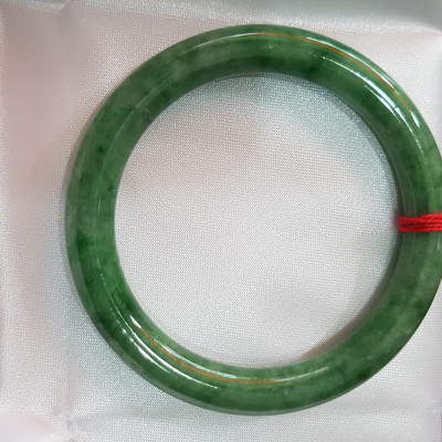 Vòng Cẩm Thạch tự nhiên mới Đậu Lý Sao Sao 56mm x cọng 9mm cao cấp sịn đẹp Vòng tay màu xanh đậu lý bông đậm đều bóng mượt đẹp Nữ 54kg - 64kg đeo rất đẹp sang tay món quà tặng Mẹ , người thân ý nghĩa ạ