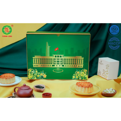 Hộp bánh trung thu Vinh Quang 1080g - 4 Bánh 2 Trứng (220g) - Thành Long - Việt Nam
