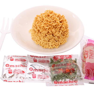 Thùng 24 ly mì khoai tây Omachi sườn hầm ngũ quả 113g (có cây thịt thật)