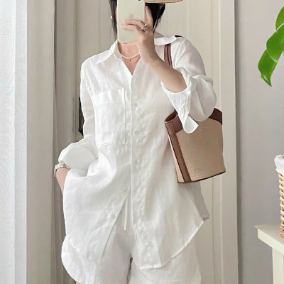 Set bộ sang chảnh áo sơ mi va quần short xẻ tôn dáng, tôn da màu trắng, new style hottrend 2025