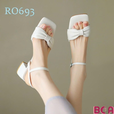 Cao Gót Công Sở Hở Mũi 4 Phân RO693 ROSATA Tại BCASHOP Thiết Kế Nơ Ngang Duyên Dáng Và Thanh Lịch