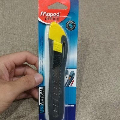 Dao Rọc Giấy Maped Plastic Phổ Thông 18 mm - 018310 - Màu Vàng