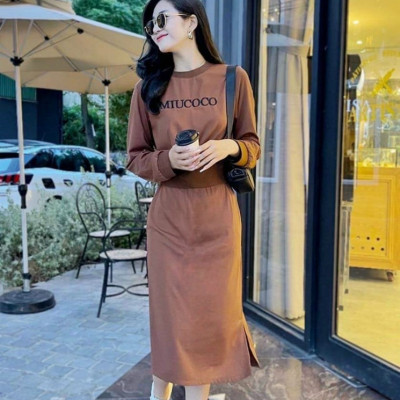 Sét chân váy kèm áo tay dài in chuyển nhiệt