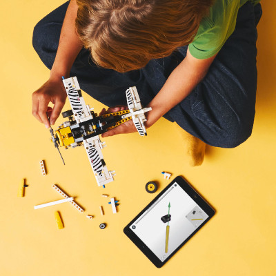 LEGO TECHNIC 42198 Đồ Chơi Lắp Ráp Máy Bay Cánh Quạt (333 Chi Tiết)