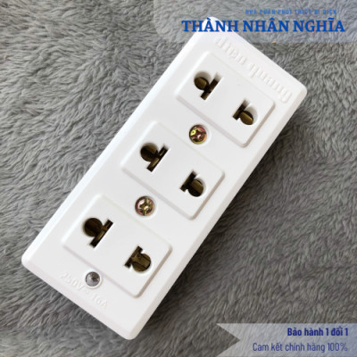 Ổ cắm Điện Quang ĐQ 004A-02 ( 3 lỗ không dây )