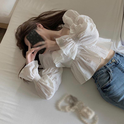 Áo nữ cổ vuông bèo nhún màu trắng thời trang Hàn Quốc