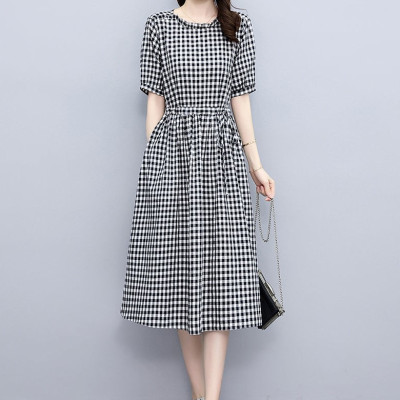 Đầm suông nữ cổ tròn phối bèo, họa tiết kẻ caro trẻ trung, có dây rút eo Haint Boutique